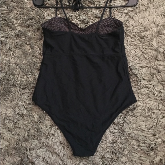 L ACACIA ONE PIECES - Picture 6 of 7